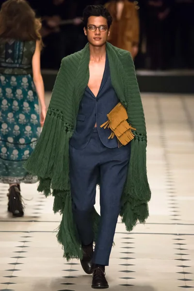 Look 8